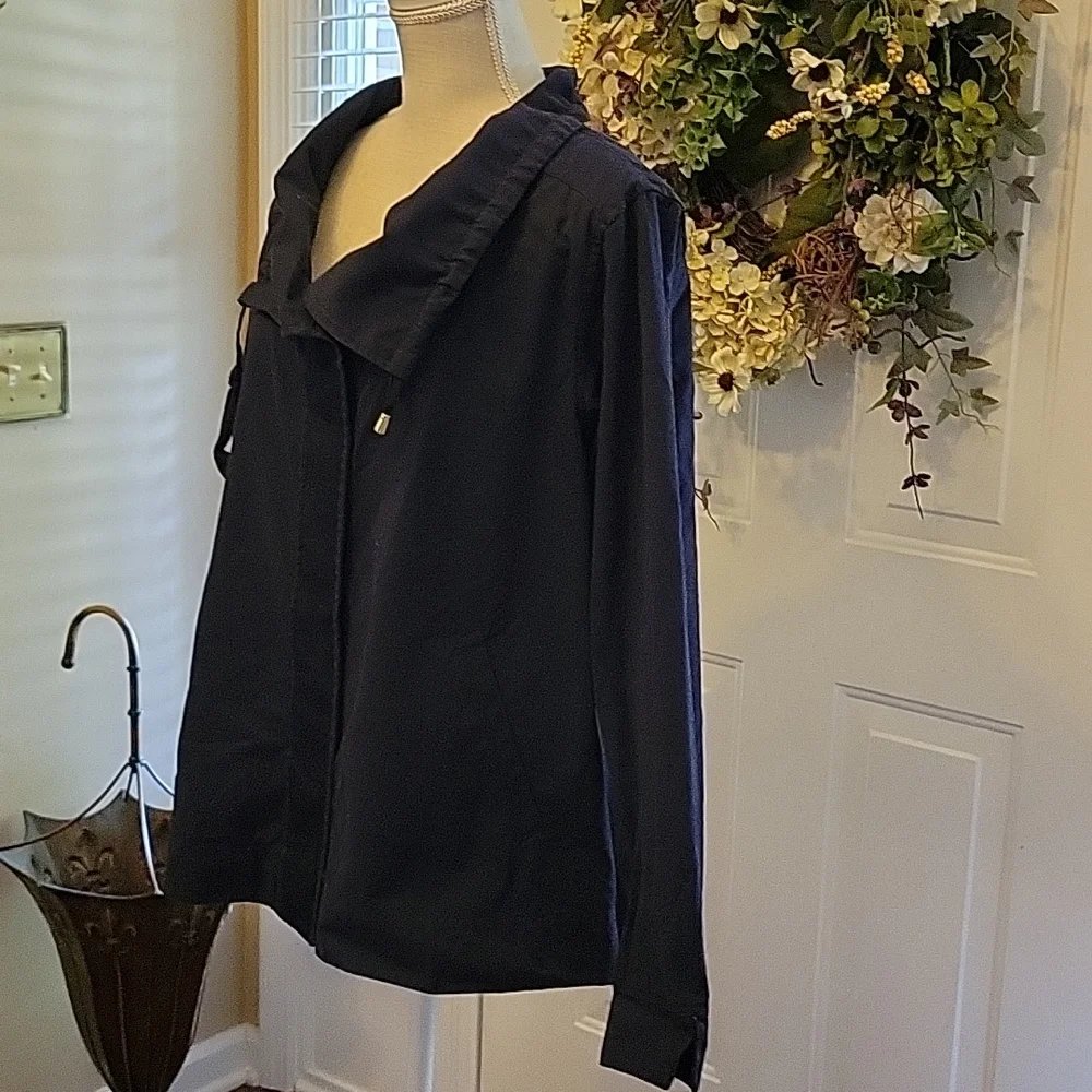 Crown & Ivy navy blue 100% cotton short jacket snap front portrait collar L EUC…